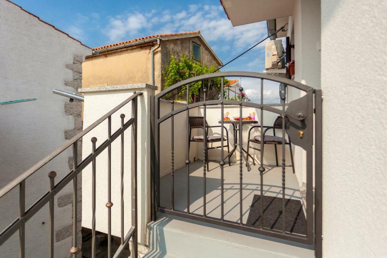 Apartment Nonna Krk Town Exterior foto